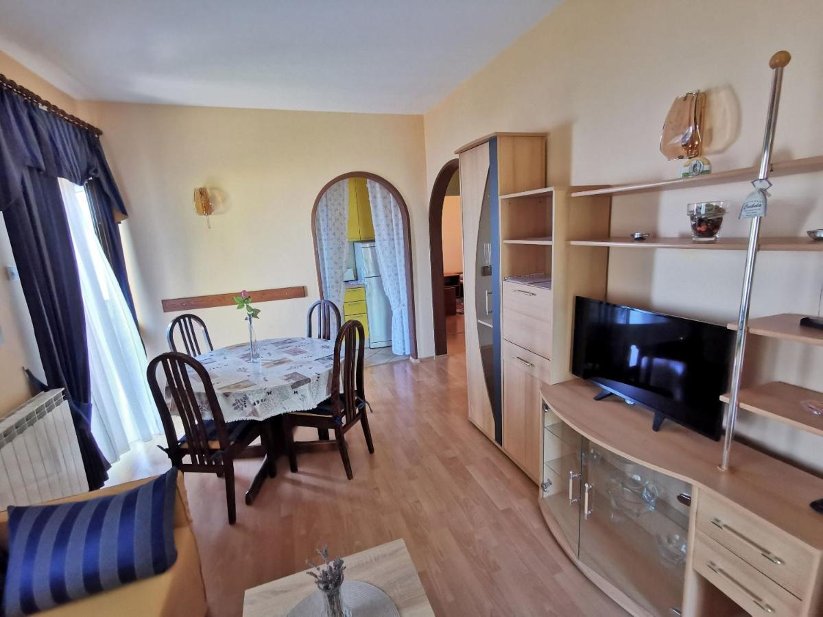 Apartment Delost ลอฟราน ภายนอก รูปภาพ