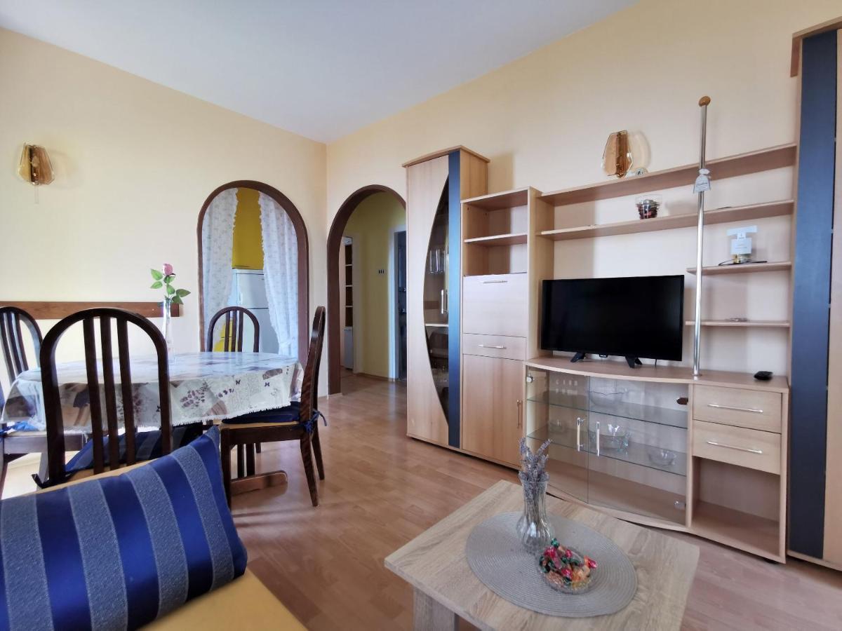 Apartment Delost ลอฟราน ภายนอก รูปภาพ