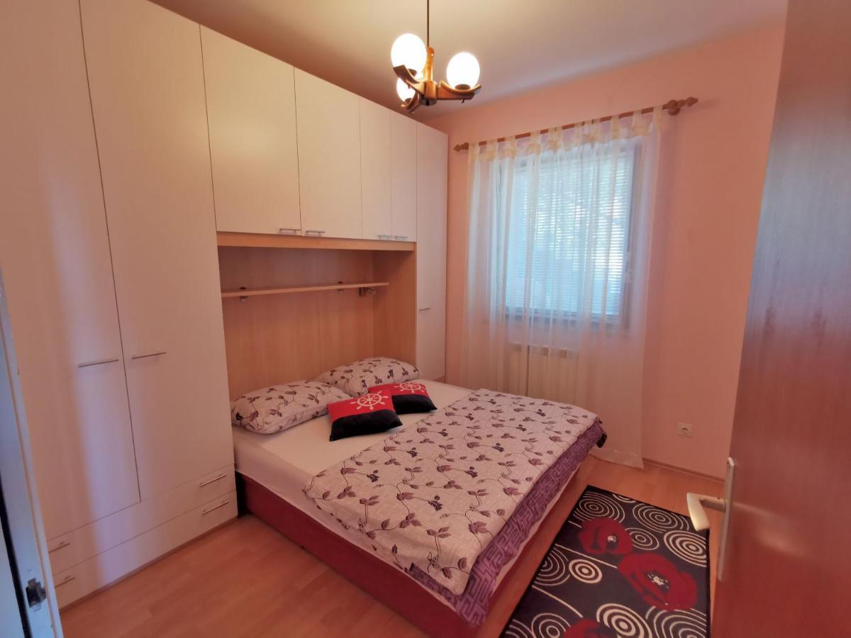 Apartment Delost ลอฟราน ภายนอก รูปภาพ